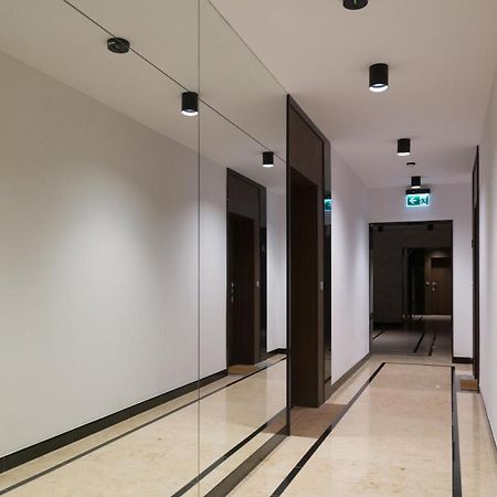Exclusive 2Br! Apartment In Center +Netflix +Gym Варшава Экстерьер фото