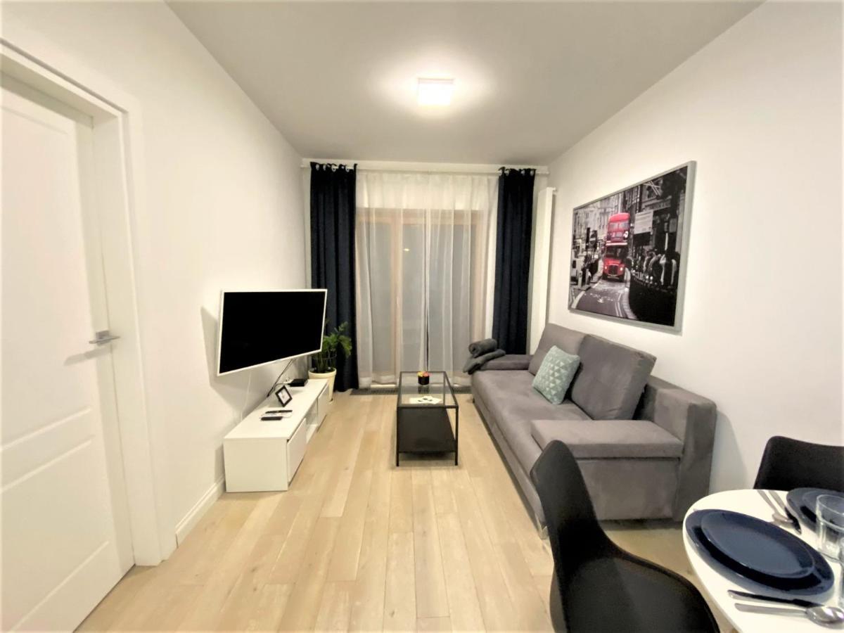 Exclusive 2Br! Apartment In Center +Netflix +Gym Варшава Экстерьер фото