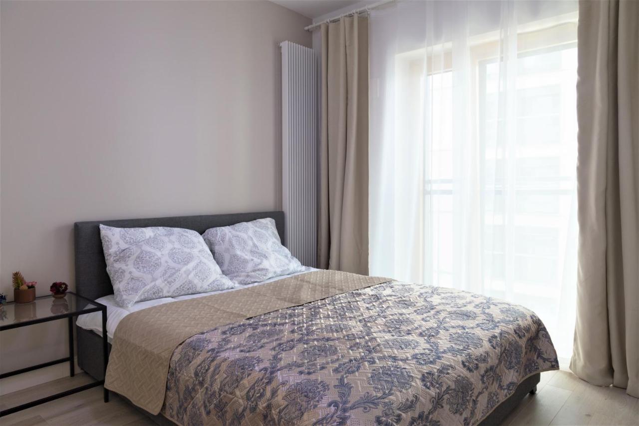 Exclusive 2Br! Apartment In Center +Netflix +Gym Варшава Экстерьер фото